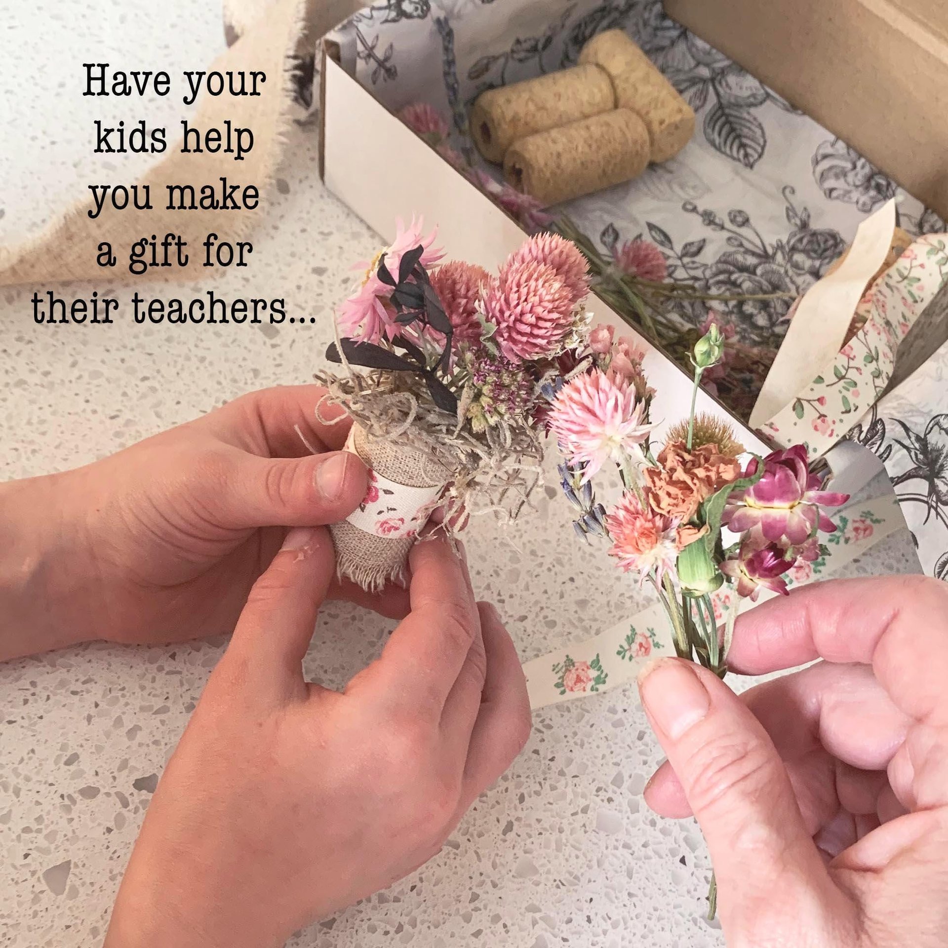 Teacher Gift DIY Kit – Dried Flower Magnets, End of Year Teacher Appreciation Gift, Thank You Teacher Gift, Classroom Gift Idea