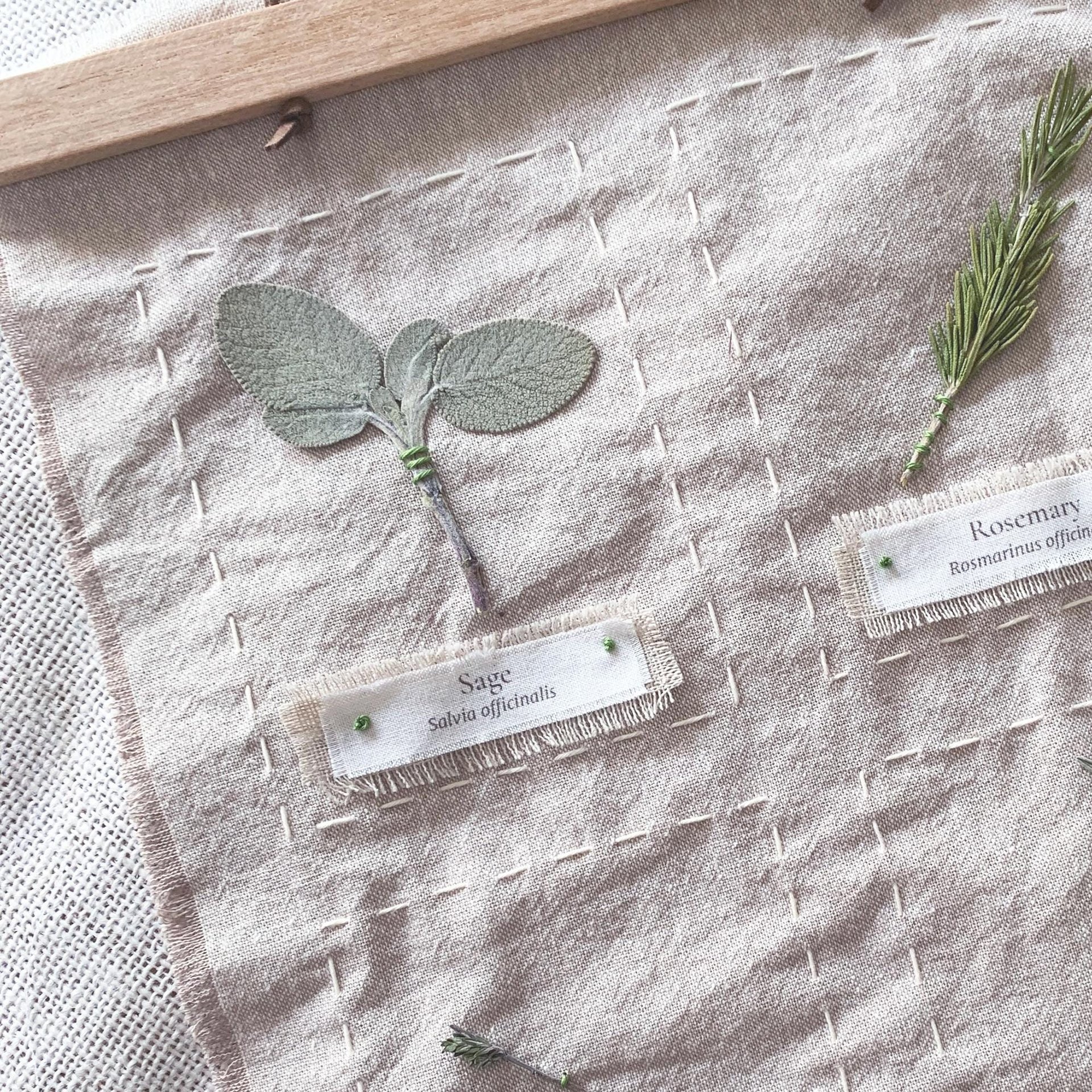 DIY Botanical Herbarium Wall Hanging – Slow Stitching Embroidery Kit with Pressed Herbs, Linen Wall Decor Craft