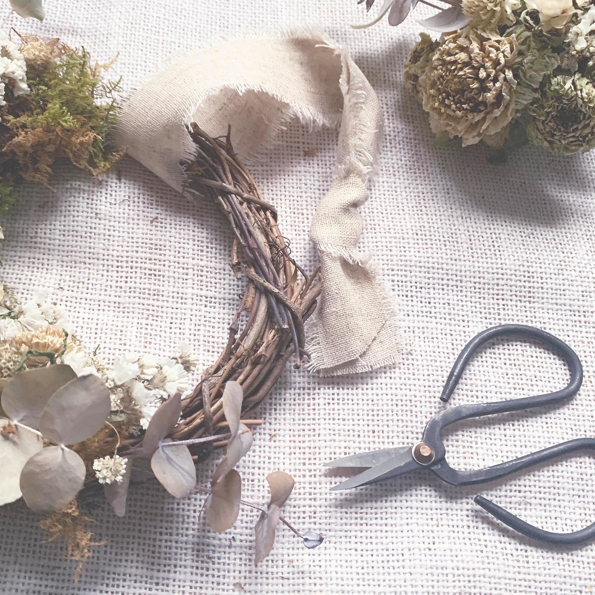 Soft Linen Dried Flower Wreath Kit | DIY Neutral Wreath | Farm-Grown Flowers | Botanical Craft Kit | Natural Grapevine Wreath